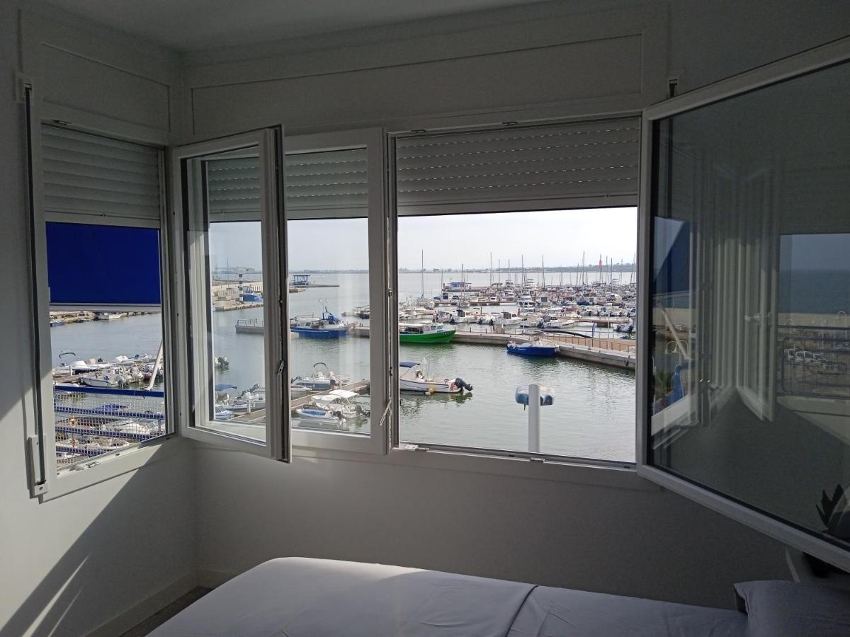 Vora Port L'Ampolla Exterior foto